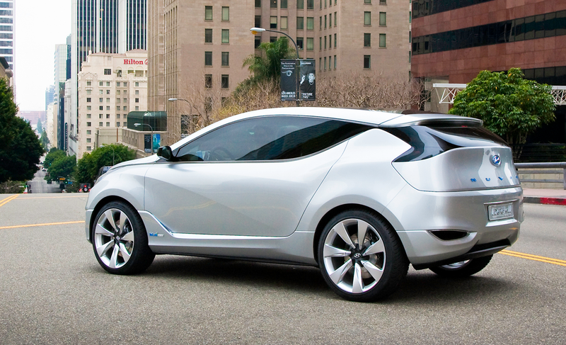 Illustration for article titled Hyundai Nuvis Concept: Hybrid Blue Drive Gives It Wings